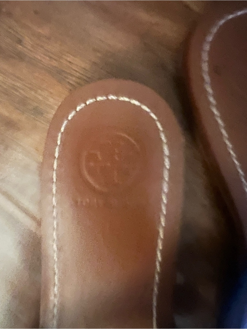 Tory Burch Black Leather Logo Thong Sandals with Brown Footbed - Picture 3 of 4